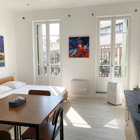 Vue Sur La Place Des Halles, Art Apparts Beziers Ngoại thất bức ảnh