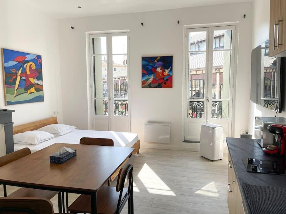 Vue Sur La Place Des Halles, Art Apparts Beziers Ngoại thất bức ảnh