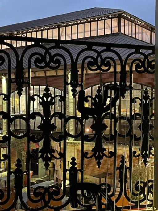 Vue Sur La Place Des Halles, Art Apparts Beziers Ngoại thất bức ảnh