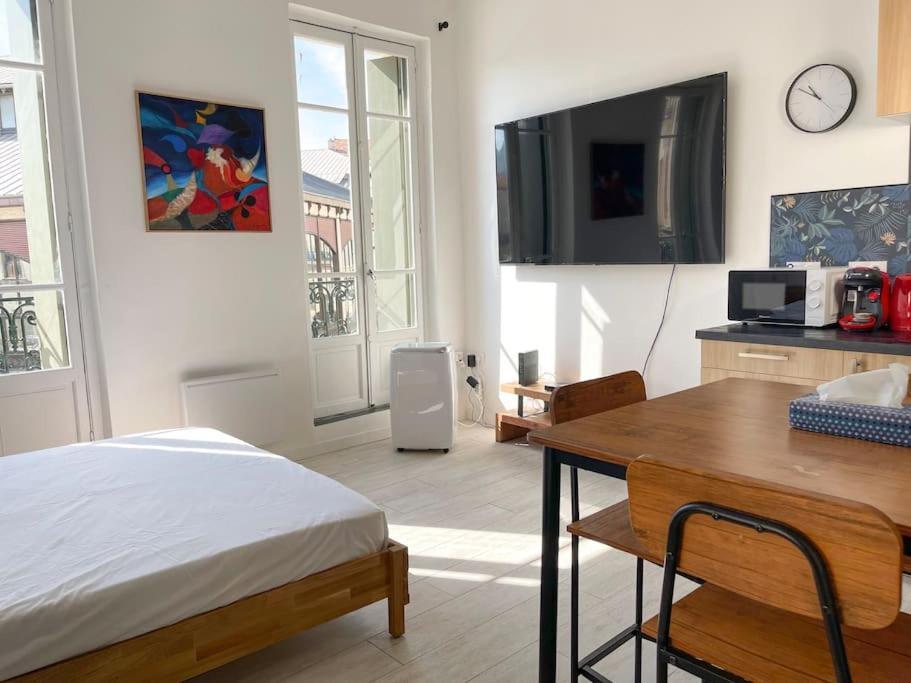 Vue Sur La Place Des Halles, Art Apparts Beziers Ngoại thất bức ảnh